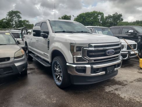 Used 2021 Ford F250 Lariat w/ Lariat Ultimate Package AWD/4WD image 3