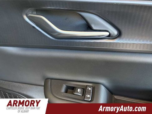 New 2025 Jeep Grand Cherokee L Altitude image 33