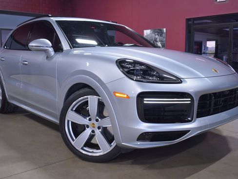 Used 2021 Porsche Cayenne Turbo image 6
