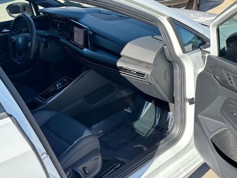 Used 2024 Volkswagen Golf R 2.0T image 29