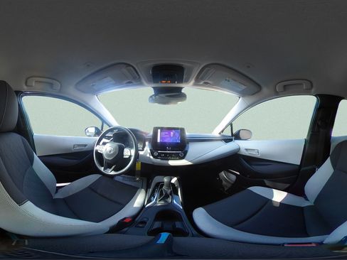 Used 2025 Toyota Corolla LE FWD image 23
