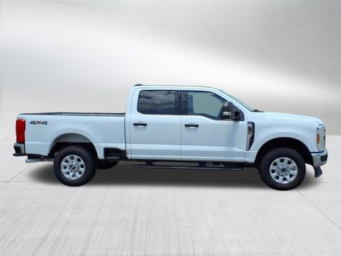 Used 2024 Ford F250 XLT image 3