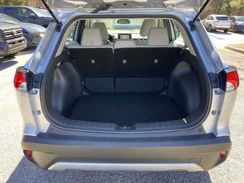 Used 2024 Toyota Corolla Cross L image 9