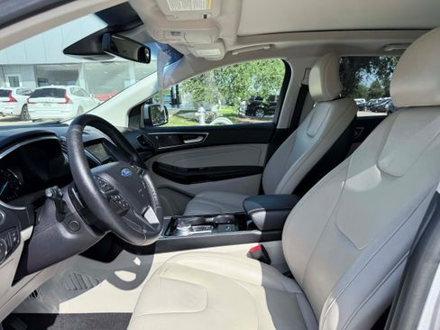 Used 2019 Ford Edge Titanium w/ Cold Weather Package AWD/4WD image 12