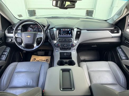 Used 2019 Chevrolet Suburban LT image 20