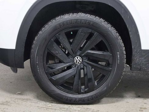 Used 2023 Volkswagen Atlas Cross Sport SE image 35