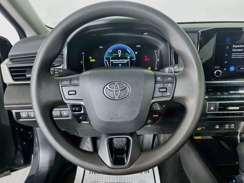 Used 2025 Toyota Camry LE FWD image 14