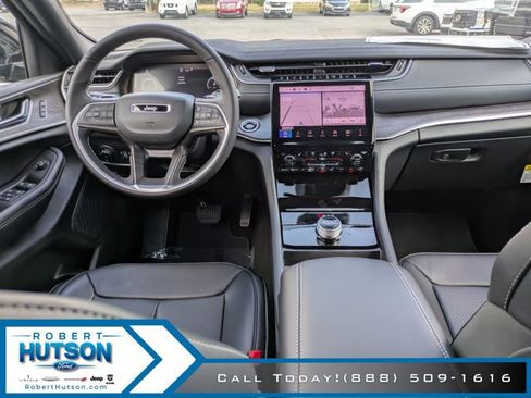 New 2025 Jeep Grand Cherokee L Limited w/ Luxury Tech Group II RWD image 18