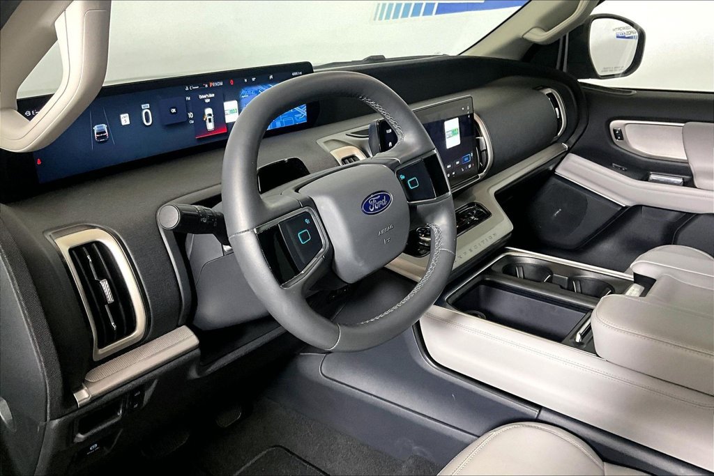 Used 2026 Ford Expedition Active RWD image 10