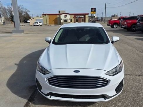 Used 2019 Ford Fusion S image 2