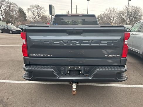 Used 2020 Chevrolet Silverado 1500 Custom w/ Custom Value Package image 5
