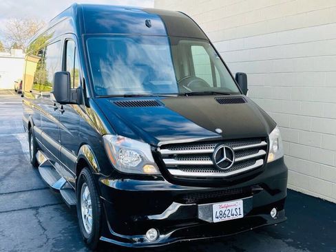 Used 2014 Mercedes-Benz Sprinter 2500 image 1
