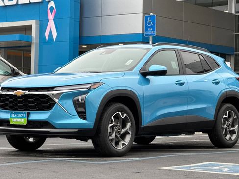 New 2026 Chevrolet Trax LT w/ Driver Confidence Package image 7