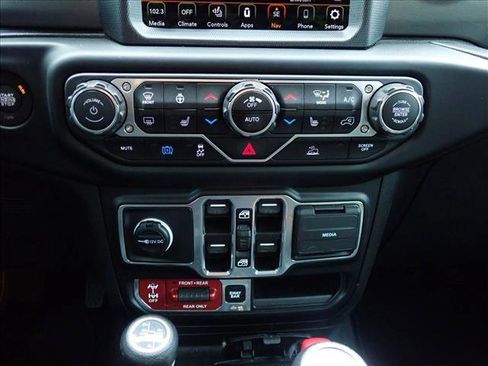 Used 2023 Jeep Wrangler Unlimited Rubicon 4xe w/ Cold Weather Group AWD/4WD image 14
