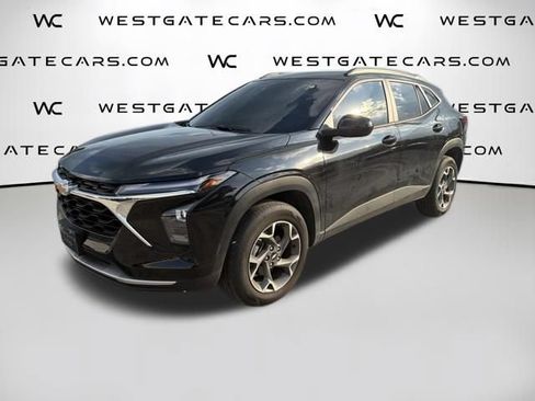 Used 2025 Chevrolet Trax LT w/ LT Convenience Package FWD image 1