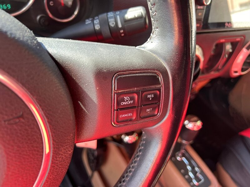 Used 2012 Jeep Wrangler Unlimited Rubicon w/ Connectivity Group AWD/4WD image 25