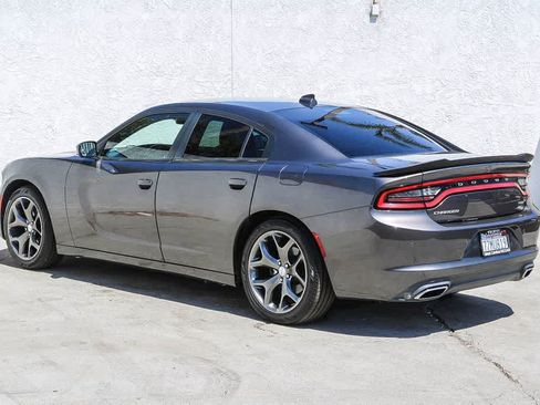 Used 2018 Dodge Charger SXT Plus RWD image 4