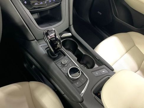 Certified 2025 Cadillac XT5 Sportv image 12