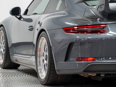 Used 2018 Porsche 911 GT3 RWD image 17