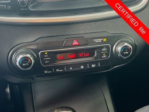 Used 2019 Kia Sorento FWD V6 image 16