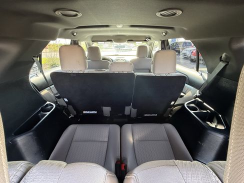 Used 2018 Ford Explorer FWD image 10