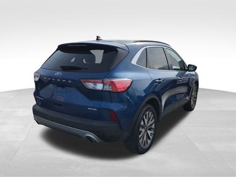 Used 2022 Ford Escape Titanium image 2