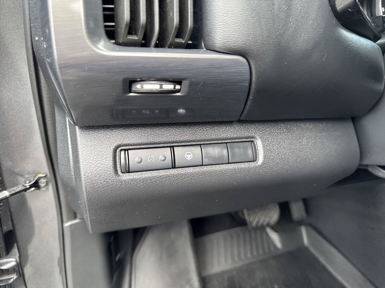 Used 2024 Nissan Pathfinder Rock Creek AWD/4WD image 19