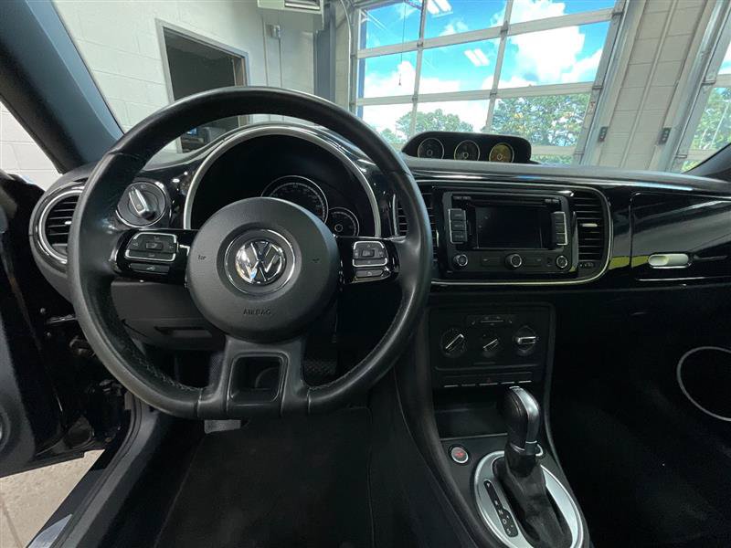 Used 2015 Volkswagen Beetle TDI FWD image 15