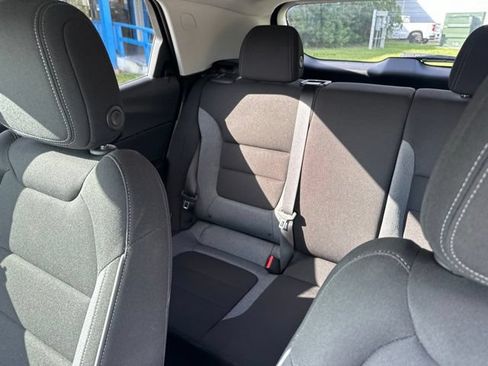 Used 2025 Chevrolet TrailBlazer LS w/ LS Convenience Package FWD image 13