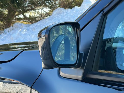 Certified 2025 Nissan Frontier SL AWD/4WD image 10