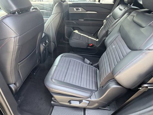 Used 2026 Ford Explorer ST-Line w/ ST-Line Street Pack RWD image 18