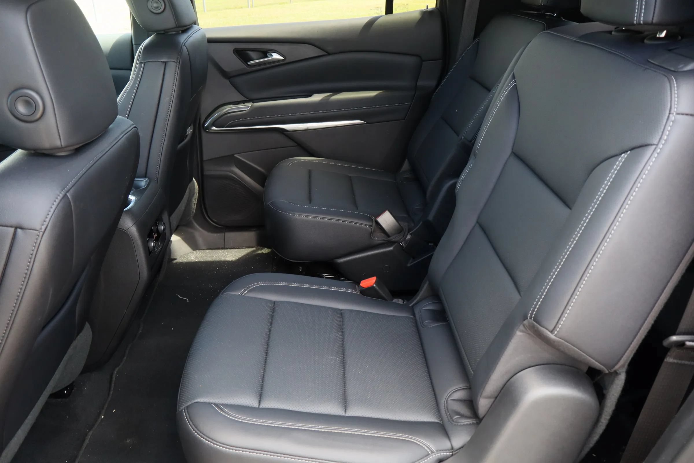 Used 2026 Chevrolet Traverse LT FWD image 23