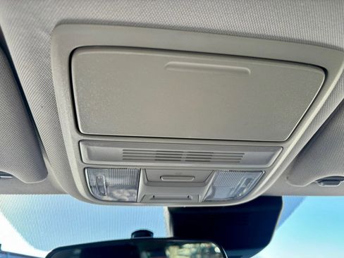 Used 2018 Honda Accord LX image 25