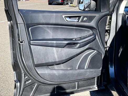Used 2018 Ford Edge SEL w/ Equipment Group 201A image 22