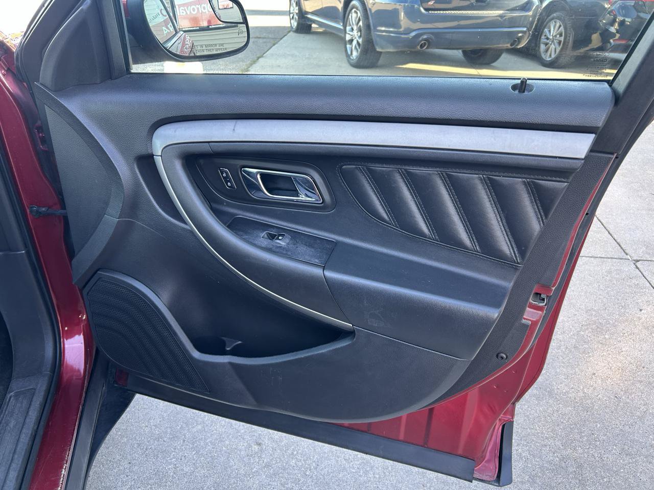 Used 2015 Ford Taurus SEL w/ Equipment Group 201A FWD image 16