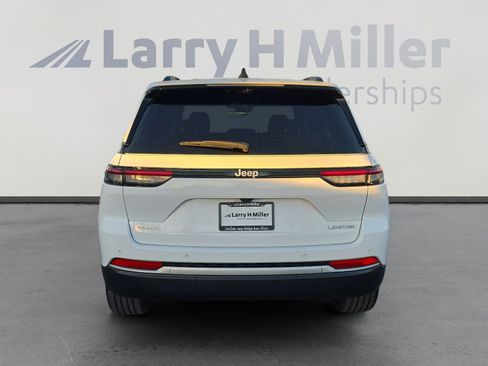 New 2026 Jeep Grand Cherokee Limited w/ Luxury Tech Group II AWD/4WD image 4
