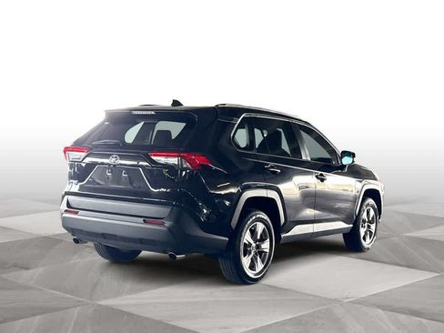 Used 2023 Toyota RAV4 XLE FWD image 8