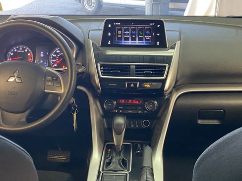 Used 2020 Mitsubishi Eclipse Cross LE FWD image 13