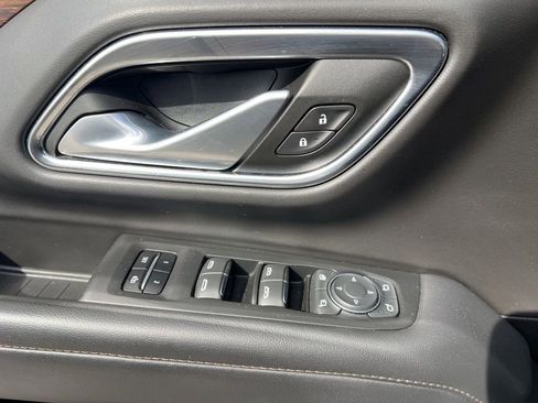 Used 2022 Chevrolet Suburban High Country w/ Premium Package image 57