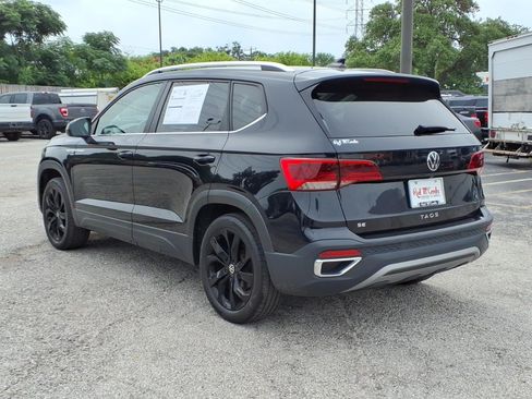 Used 2023 Volkswagen Taos SE w/ Panoramic Sunroof Package FWD image 6
