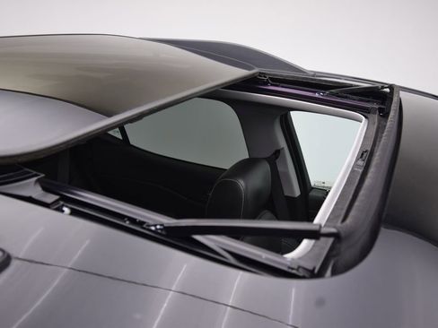 Used 2019 GMC Acadia SLT image 16