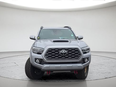 Used 2020 Toyota Tacoma TRD Sport w/ TRD Premium Sport Package AWD/4WD image 2
