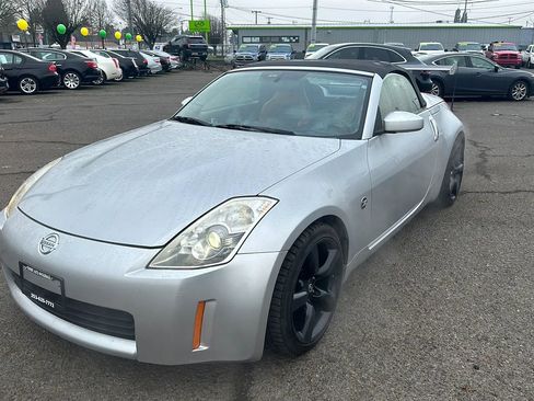 Used 2007 Nissan 350Z Grand Touring RWD image 8