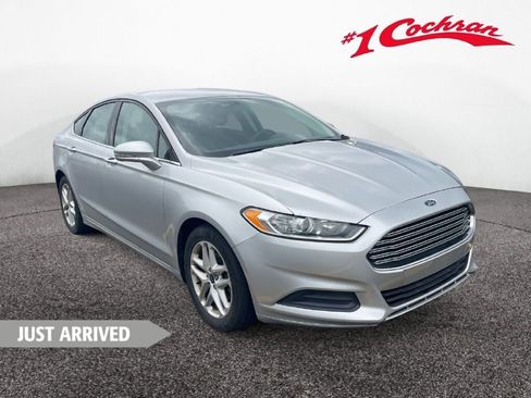 Used 2016 Ford Fusion SE FWD image 1