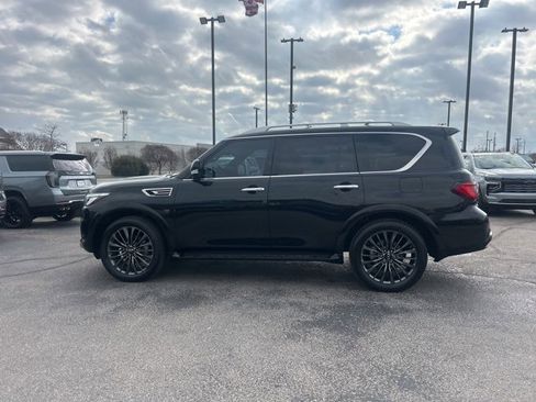 Used 2024 INFINITI QX80 Sensory image 6