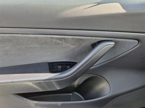 Used 2019 Tesla Model 3 Long Range image 23