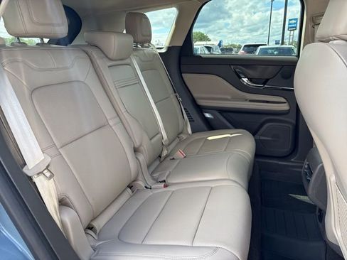 Used 2024 Lincoln Corsair Reserve image 11