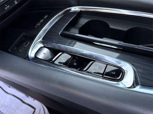 Used 2024 Buick Enclave Premium image 21