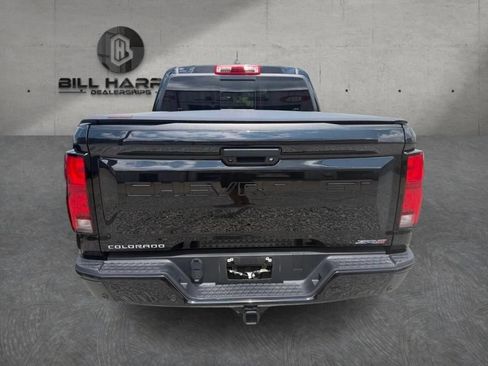 Used 2025 Chevrolet Colorado ZR2 w/ Technology Package AWD/4WD image 4