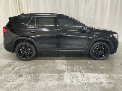 Used 2020 GMC Terrain SLE w/ Driver Convenience Package image 2